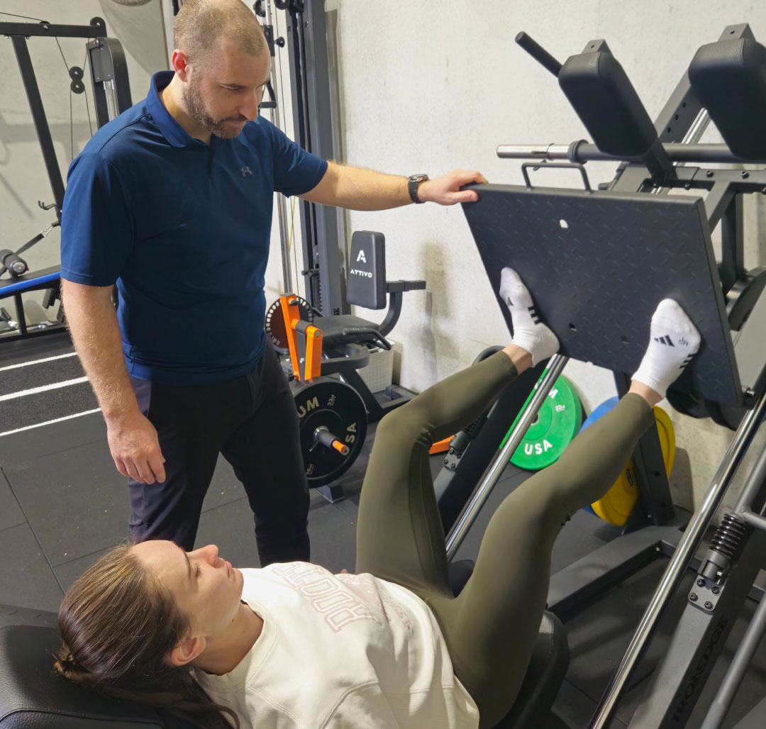 leg press rehab with physio